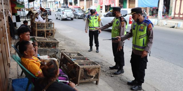 Cegah Kemacetan Arus Balik, Polrestabes Medan Imbau Pedagang Pancur Batu Tak Jualan di Bahu Jalan