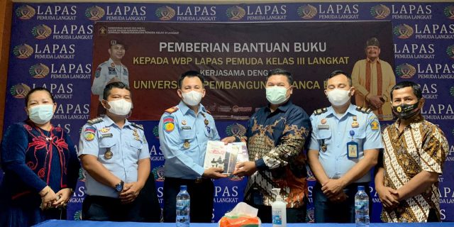 Tingkatkan Minat Baca WBP, Lapas Pemuda Klas III Langkat Terima Bantuan Buku Dari Universitas Panca Budi