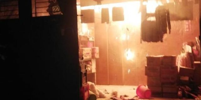 Ruko Jualan Makanan Ringan Hangus Terbakar