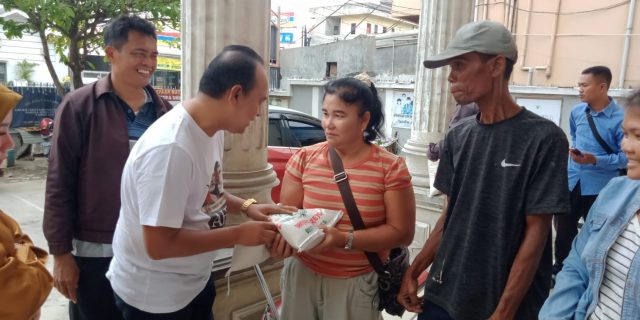 Peduli Sesama, Burhanuddin SE Berbagi Kebahagiaan Dengan Jemaat Gereja GBI