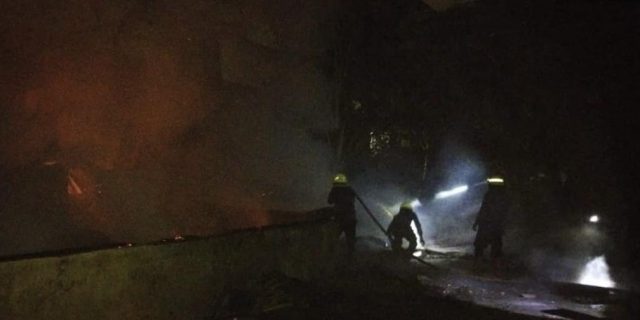 Tempat Usaha Pembuatan Kerupuk Terbakar