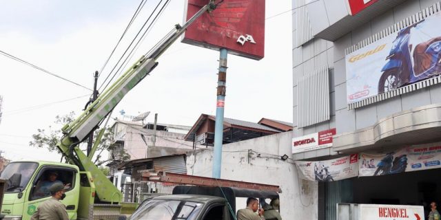 Cegah Kebocoran PAD, Tim Terpadu Pemko Medan Tertibkan Reklame Tak Berizin