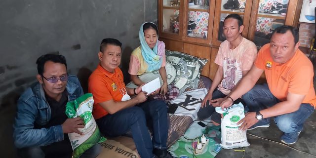 Ketua Pewarta Jenguk Istri Wartawan Yang Sakit