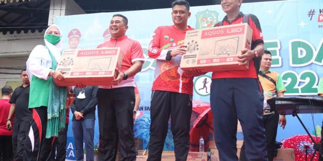 Selain Berolahraga, CFD Dimanfaatkan Warga Berswafoto Dengan Wali Kota Medan