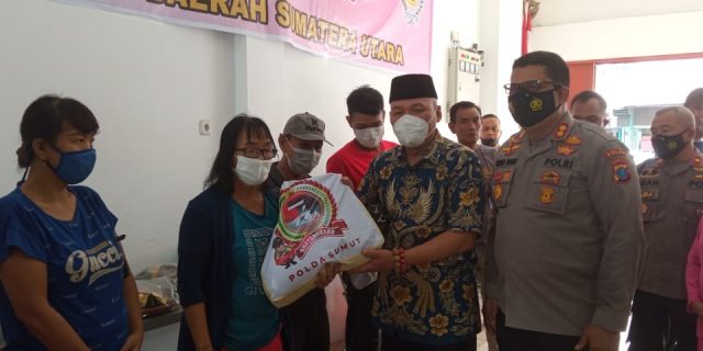 Poldasu Sumut Bagikam Sembako dan Bersihkan Rumah Ibadah