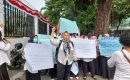 Puluhan Guru Honorer Unjuk Rasa di DPRD Medan