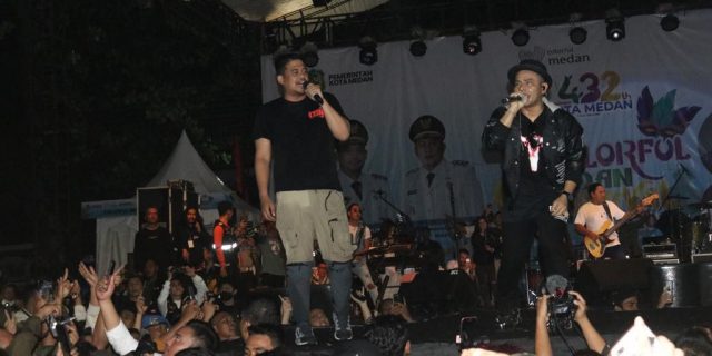Bobby Duet Dengan Judika Dalam Panggung Hiburan HUT Kota Medan