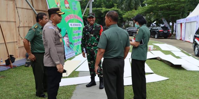 Pasukan Pemukul TNI-Pori Kawal Lokasi Revitalisasi Lapangan Merdeka Medan