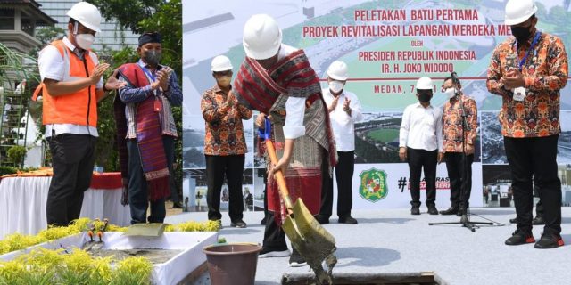 Didampingi Beberapa Menteri, Presiden Jokowi Letakkan Batu Pertama Revitalisasi Lapangan Merdeka