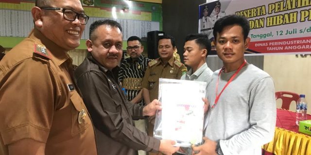 Tingkatkan Inovasi Produksi, Dinas Perindustrian Kota Medan Latih Pelaku IKM Furniture