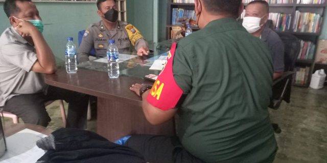 Bhabinkamtimas Polsek Medan Baru Ingatkan Warga Patuhi Prokes