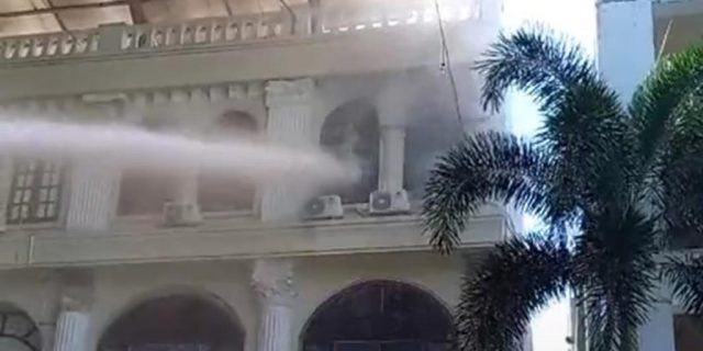 Dua Ruko di Komplek CBD Polonia Terbakar