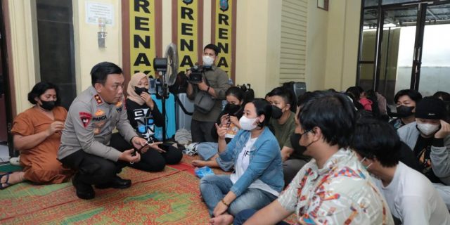 Ratusan PMI Terduga Ilegal Dipindahkan ke Asrama Haji