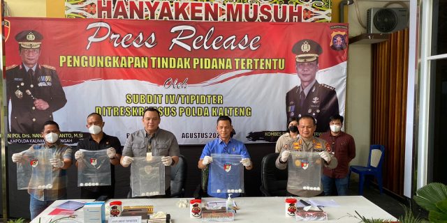 Subdit Tipiter Ditreskrimsus Polda Kalteng Ungkap Bahan Kimia Berbahaya Jenis Sianida 1 Ton 350 Kg
