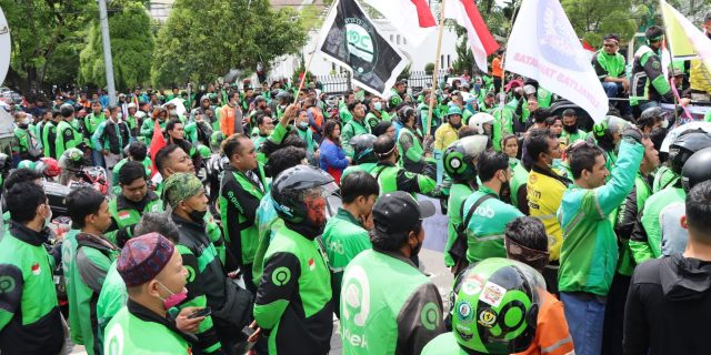 Aksi Tolak Kenaikan Harga BBM di DPRD Sumut Berjalan Aman dan Tertib