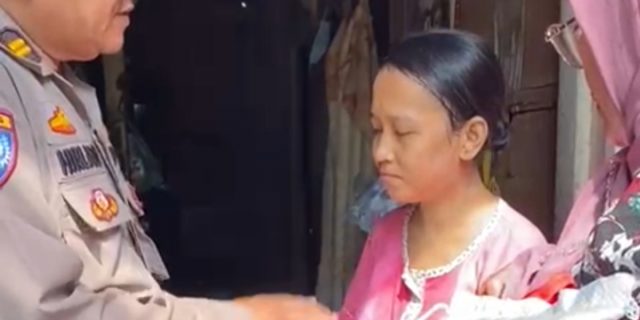 Polsek Medan Baru Kembali Bagikan Sembako Kepada Warga Kurang Mampu