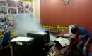 Cegah Penyakit DBD, Kantor Polsek Medan Baru Disemprot Fogging