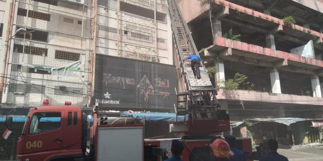 Gedung Eks Prisai Plaza Terbakar
