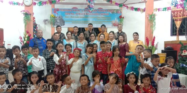 SD Negeri Sisarahili Susua Rayakan Natal dan Tahun Baru