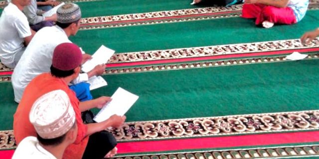 Warga Binaan Lapas Narkotika Pematang Siantar Ikuti Kegiatan Belajar Ngaji