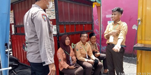 Hindari Tawuran, Ini Pesan Bhabinkamtibmas Polsek Medan Baru Kepada Anak Sekolah