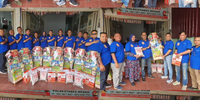 Jelang Nataru, Ketua Pewarta Bagikan Parsel dan Sembako Kepada Anggota Beragama Nasrani
