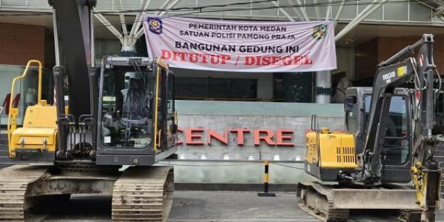 Tak Kunjung Bayar Pajak, Pemko Medan Siagakan Alat Berat Depan Mall Centre Point