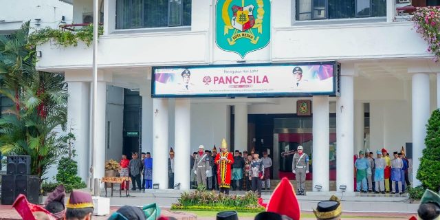 Kenakan Baju Adat Nias, Wali Kota Medan Jadi Irup Upacara Hari Lahir Pancasila