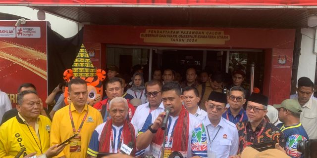 Diiring Relawan dan Parpol Pendukung, Bobby-Surya Resmi Mendaftar ke KPU Sumut Diiring Relawan dan Parpol Pendukung, Bobby-Surya Resmi Mendaftar ke KPU Sumut