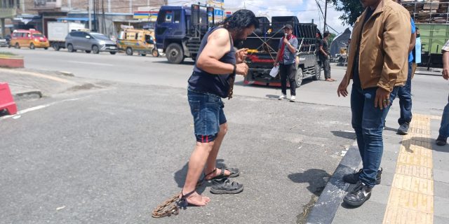 Dengan Tangan dan Kaki Dirantai, Pria Asal Simalungun Ini Minta Keadilan di Polda Sumut