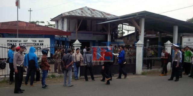 Forpedas Serbu Kantor Dinas Kependudukan Kabupaten Nias