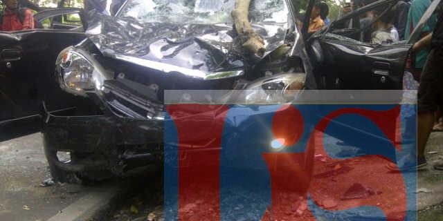 Sulaiman di Tabrak, Mobil Daniel Z Turnip Dihancurkan Warga Sulaiman di Tabrak, Mobil Daniel Z Turnip Dihancurkan Warga