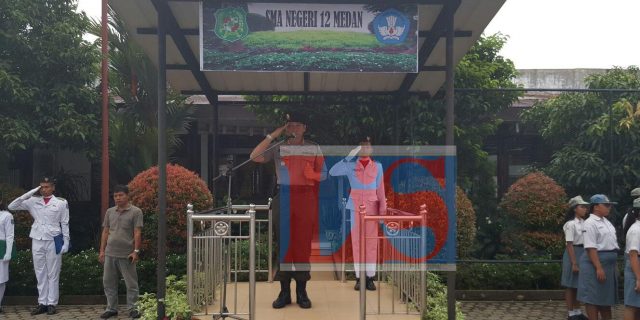 Kapolresta Medan Pimpin Upacara SMAN 12 Kota Medan