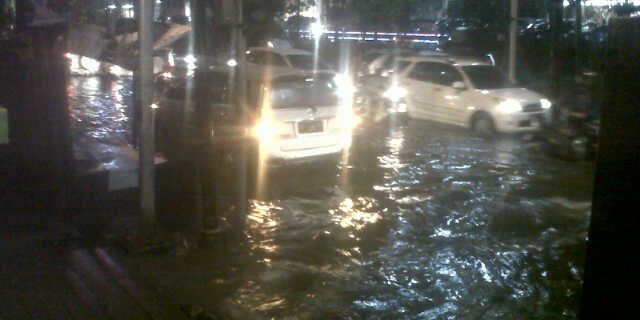 Setengah Jam Turun Hujan, Kota Medan Banjir