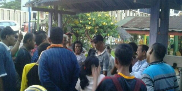 Tangkap Dugaan Bandar Narkoba, Polisi dan Warga Dorong Dorongan 