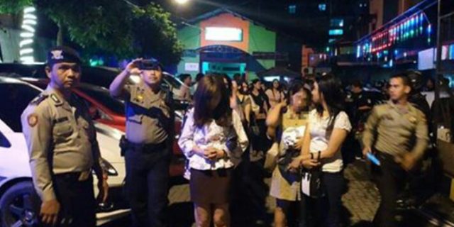 Diskotik LG di Razia, 260 Orang Pengunjung Diamankan Polisi Diskotik LG di Razia, 260 Orang Pengunjung Diamankan Polisi