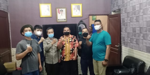 IWPMB Kembali Bagikan Sembako Kepada Warga Kurang Mampu