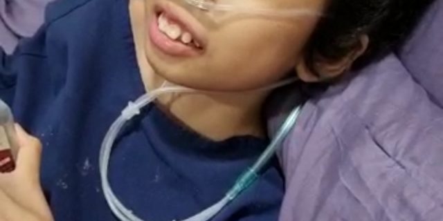 Sinta Bocah Penderita Tumor Kaki Mengaku Setiap Tidur Peluk Foto Kapolri