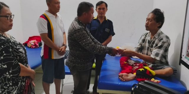 DPC KOMAZE Kota Medan Berbagi Kasih Kepada Penderita Kanker Asal Kabupaten Nias Utara