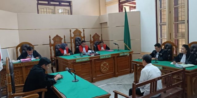 Hakim Tolak Eksepsi Kadinkes Sumut dan Rekanan, Sidang Berlanjut hingga Putusan Akhir Hakim Tolak Eksepsi Kadinkes Sumut dan Rekanan, Sidang Berlanjut hingga Putusan Akhir