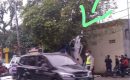 Heboh, Satu Mobil Mewah Tabrak Kantor Sat Samapta Polrestabes Medan