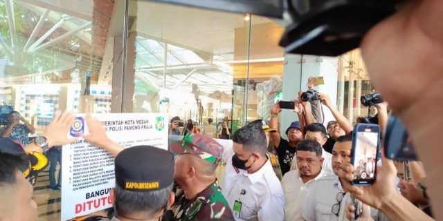Nunggak Pajak 250 Milyar Lebih, Pemko Medan Kembali Segel Mall Center Point