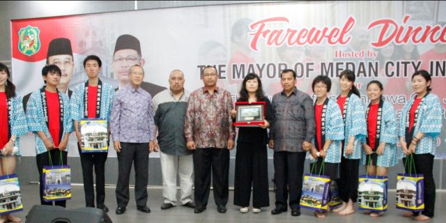 Pemko Medan Jamu Makan Malam  dengan Pelajar Ichikawa Jepang