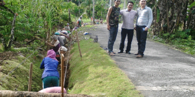 Masyarakat Desa Lasara Dukung Pembangunan Parit Beton