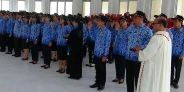 PEMKAB Nias Utara Ambil Sumpah Jabatan PNS Pengangkatan Tahun 2016