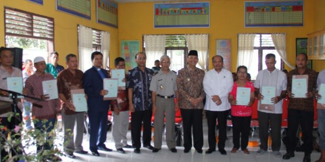 BPN Kota Medan Serahkan 135 Sertifikat Tanah   