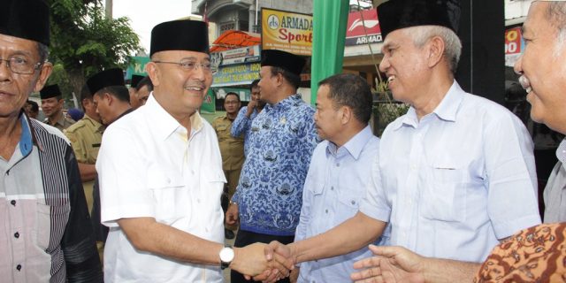 Walikota Medan di Upah-Upah Masyarakat Tabagsel