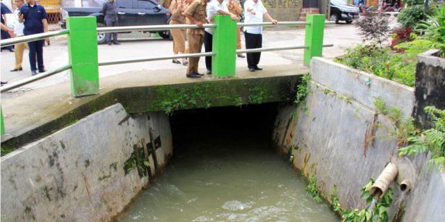 Walikota Medan Tinjau Kawasan Banjir