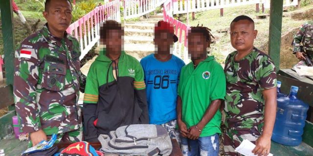 Satgas Yonif 121/MK Amankan 3 Orang Warga Pembawa Ganja