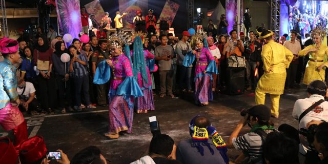 Ribuan Warga Semarang dan Wali Kota se-Indonesia Nyanyikan Lagu Selamat Ulang Tahun Untuk Eldin